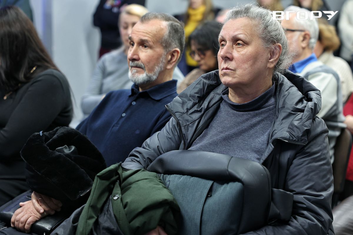  вставка малюнків Сергія Офіцерова &laquo;Мистецтво несвободи. Російський полон очима цивільного&raquo;